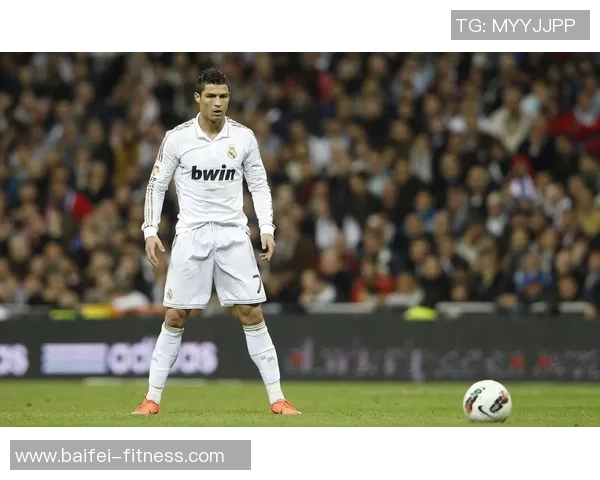 足球巨星风采尽现高清海报集展示全球球员荣耀瞬间