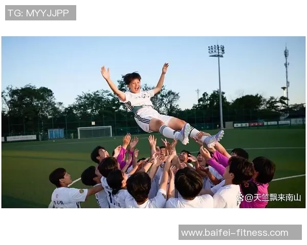 闪耀绿茵的她 女足明星拼搏与荣耀的青春故事